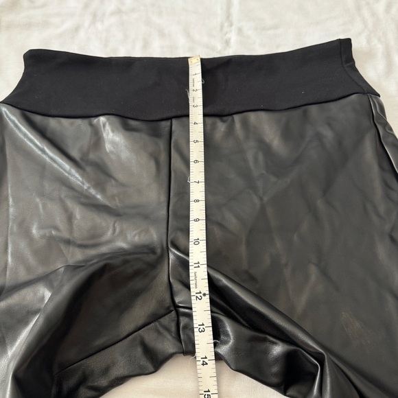 Spanx Assets 1X Black All Over Faux Leather Leggings ~ Slimming Shiny - Picture 6 of 9